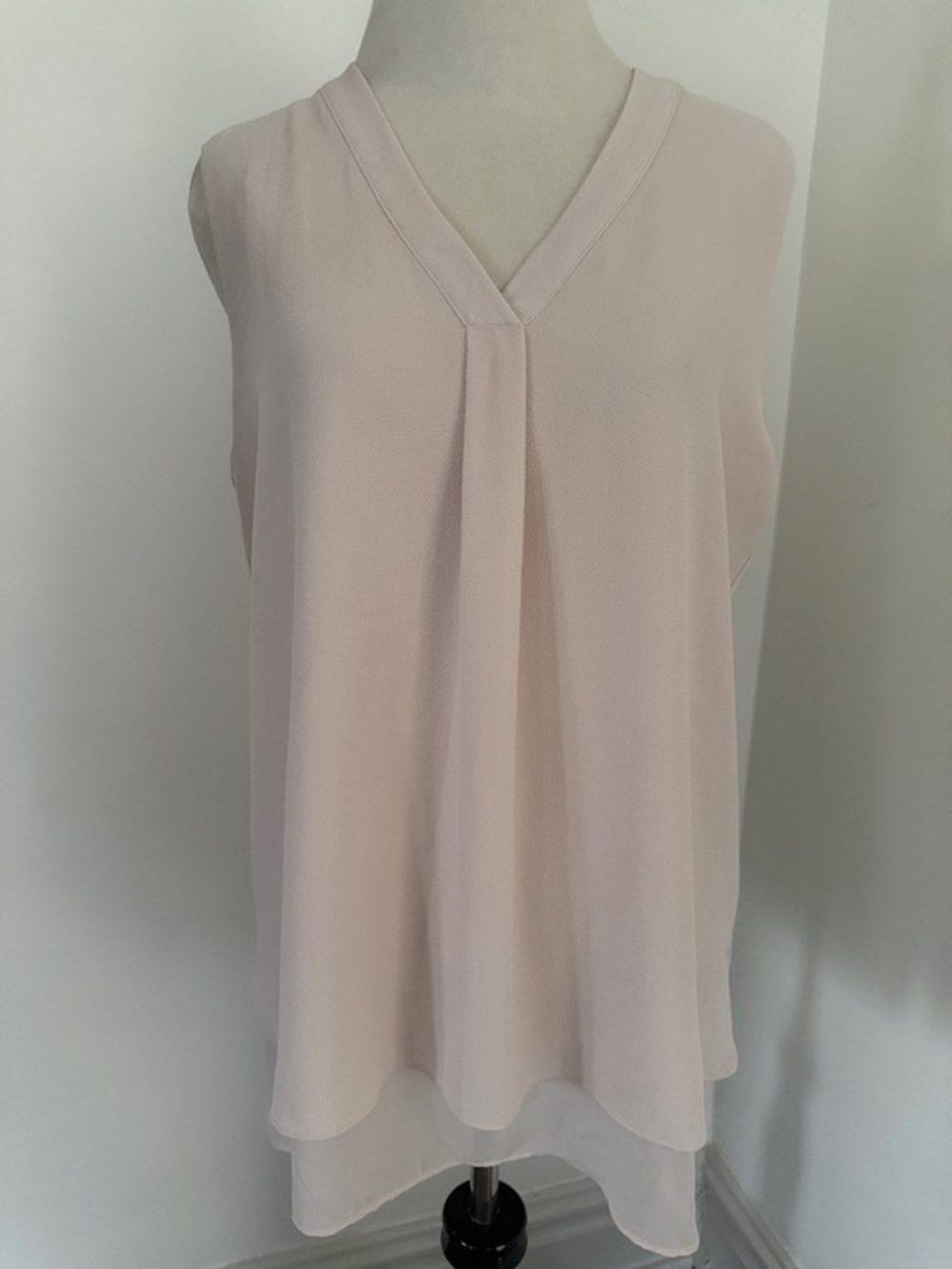 Rose + Olive Sleeveless V-Neck Blouse in Blush Pink Medium